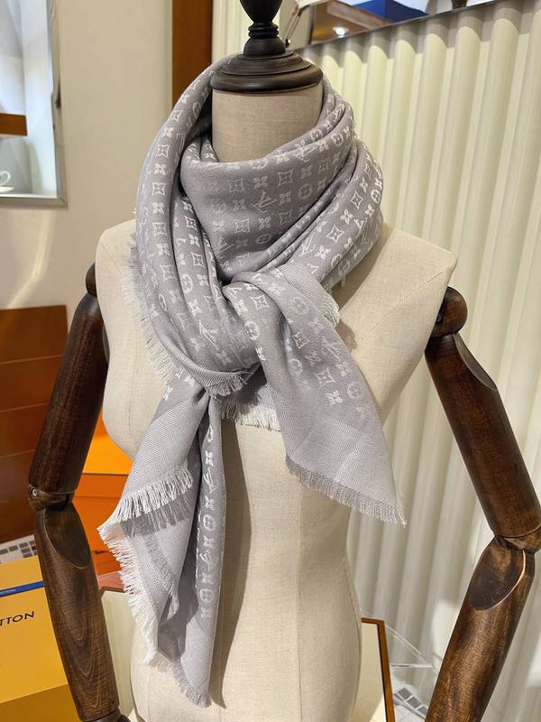 Louis Vuitton Scarf LVC00540